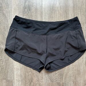 Lululemon LR 2.5in Speed up shorts